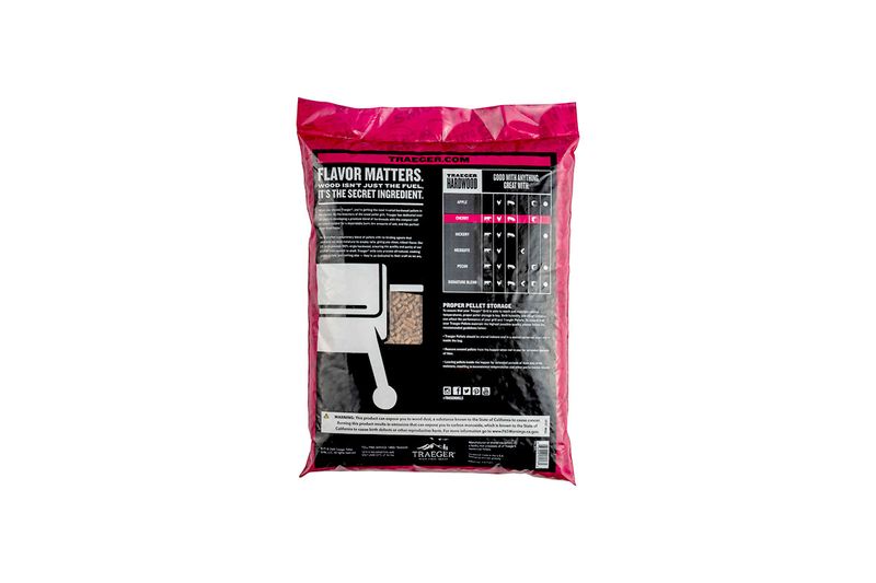 Pellets de madera cherry 20 lb Traeger, vista frontal de la bolsa con tabla de sabores y advertencias en la parte inferior