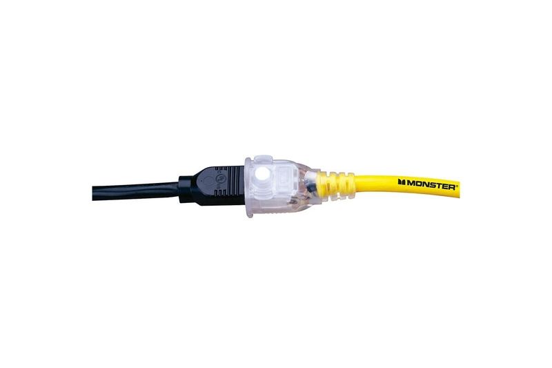 Extensión eléctrica 14/3 15 A 125 V 50 pies amarilla Ace, primer plano del conector transparente y cable negro