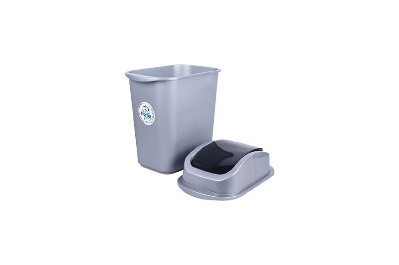 Basurero con tapa vaivén 12.5 litros gris/blanco Uchosa, cuerpo gris con la tapa separada y apoyada al lado