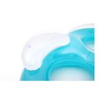 Flotador doble anillo 1.88 m x 1.17 m Bestway, detalle en primer plano de la almohada inflable blanca y el cuerpo azul
