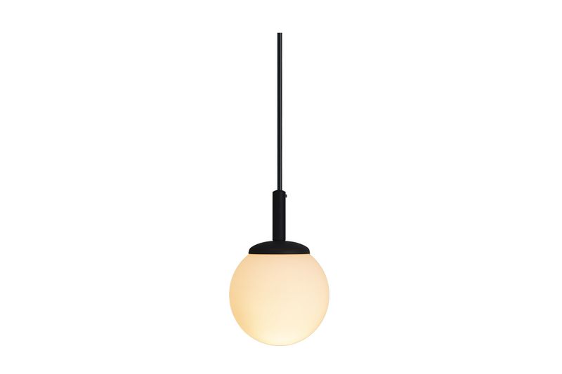 Luminaria colgante Macadamia negro 1L G9 Blumenau, encendida con globo de vidrio blanco opaco y cable negro
