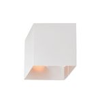 Luminaria de pared exterior cubo acero 12 cm blanco 1L G9 Blumenau, vista frontal en ángulo con luz encendida