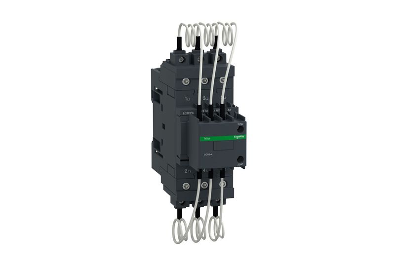 Contactor de compensación 35.21 kVAR 1 NO 2 NC 480V bobina 230V Schneider, vista frontal del dispositivo con cables blancos