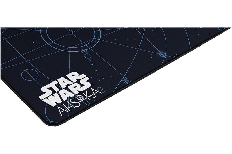 Alfombrilla de mouse XXL Ahsoka Tano Gaming Primus, primer plano del logo de Star Wars y Ahsoka sobre fondo azul