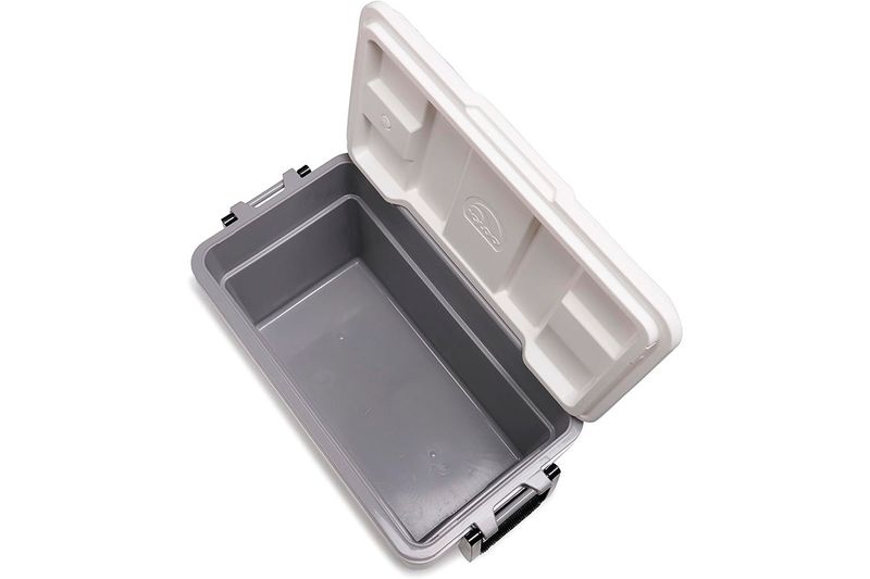 Hielera 25 qt blanco Marine Ultra Igloo, vista cenital con la tapa abierta mostrando el interior gris