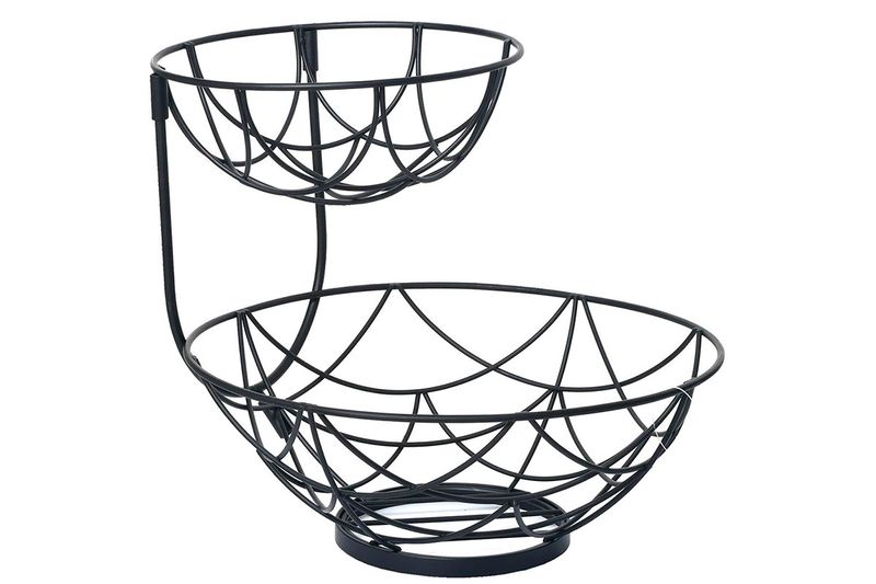 Cesta metálica para frutas 25.5x23.5 cm 2 niveles negra Concepts, vista lateral de los dos niveles con diseño calado