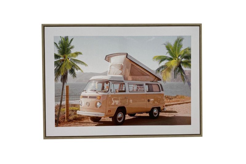 Cuadro decorativo con marco Concepts de 70x50 cm, ilustración de una camioneta camper beige frente al mar y palmeras