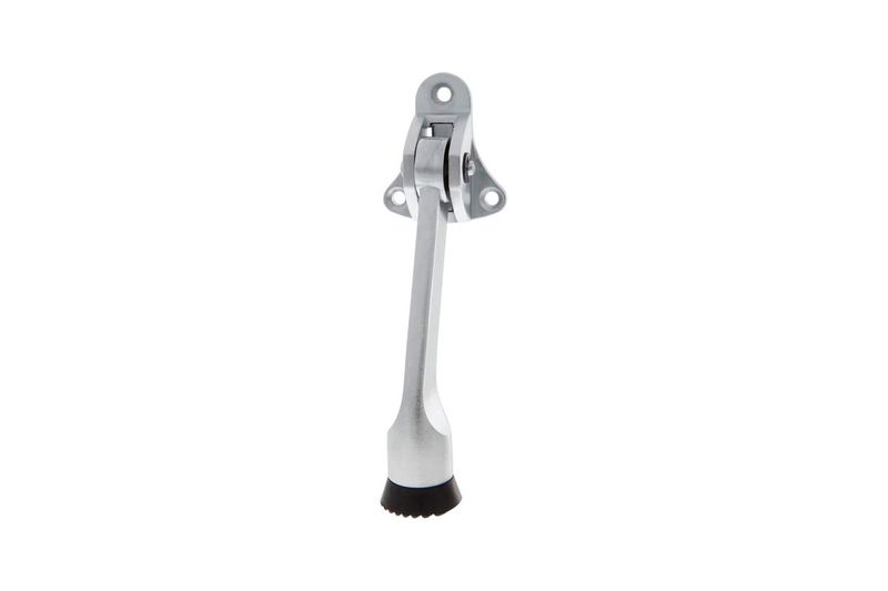 Tope de puerta plegable cromo Toledo, vista frontal del accesorio con acabado brillante y base de goma negra