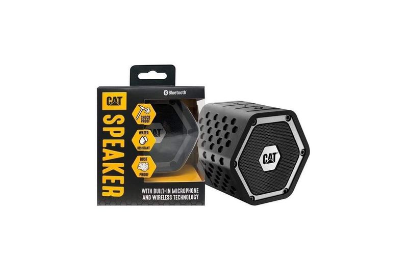 Mini parlante portátil Bluetooth 3 W CAT, equipo negro junto a su empaque con detalles amarillos y negros