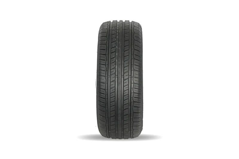 Llanta 165/70R13 79T Cooper CS1, vista frontal de la banda de rodadura con dibujo simétrico