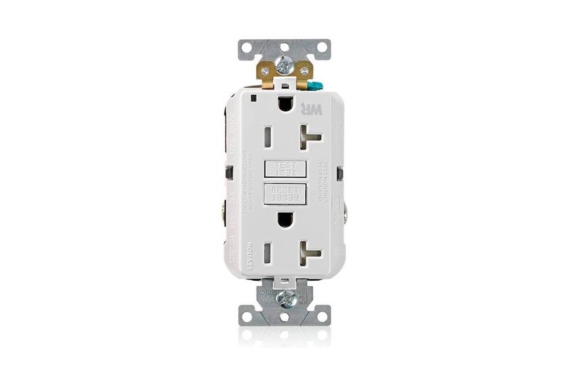 Toma hembra doble TR GFCI Decora Nema 5-20R 20A 125V blanco Leviton, vista frontal con botones de test y reset