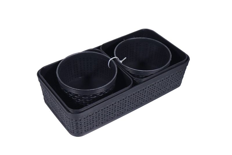 Juego de cestas organizadoras 6 piezas plásticas negro Sinsa, vista superior de cestas pequeñas dentro de una rectangular