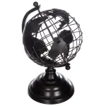 Figura decorativa globo terráqueo metálico 28 cm Atmosphera, vista lateral del globo negro sobre base circular