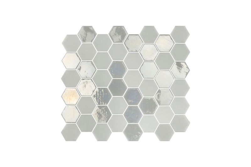 Mosaico Sixties Hex. 33x29.8 blanco mate brillante Togama, acercamiento a la textura hexagonal y reflejos de la superficie