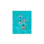 Flotador fideo de espuma Sugarcoated 48 6-12 años Bestway, tres niños usándolos en una piscina de agua azul