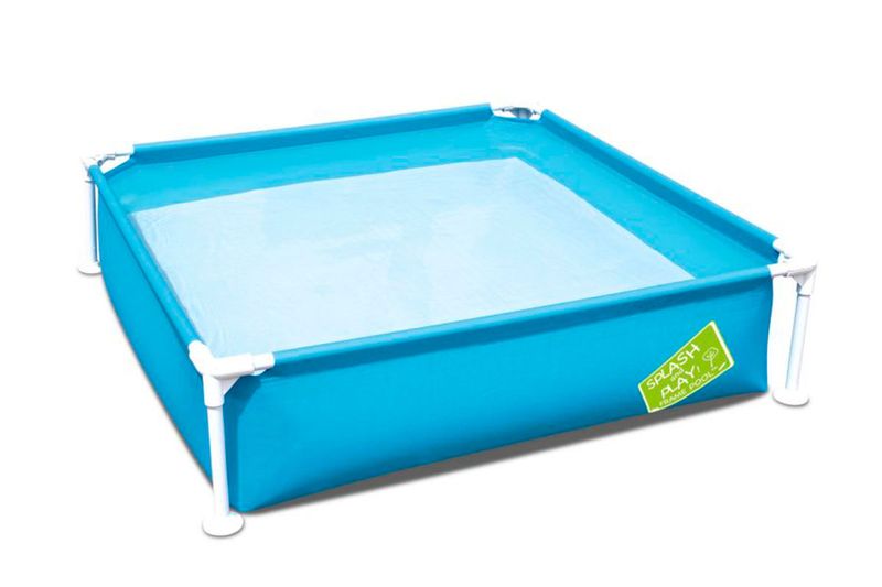 Piscina My First Frame Pool 1.22 x 1.22 m x 30.5 cm Bestway, vista diagonal de la piscina नीला iluminada y armada