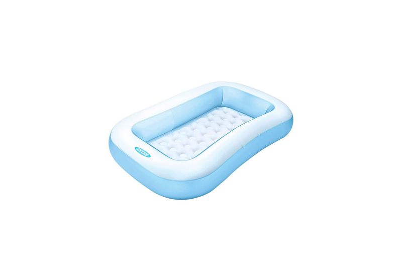 Piscina inflable rectangular para bebé 65.35 x 9.37 x 9.84 pulgadas Intex, vista aérea en color azul y blanco