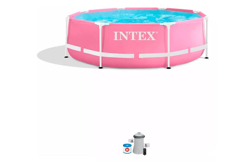Set de piscina redonda con marco 8 pies x 30 pulgadas rosada Intex, vista frontal llena de agua con bomba de filtrado