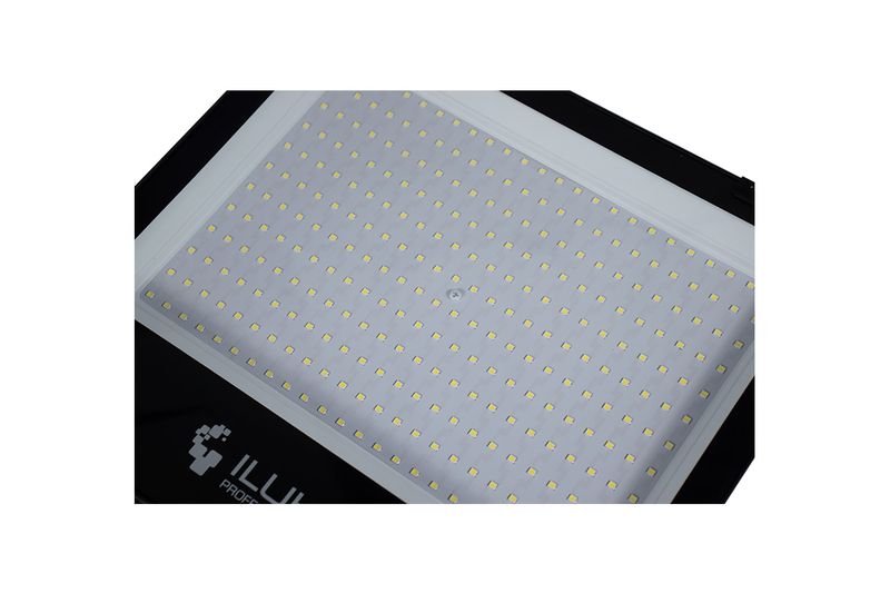 Reflector LED Ex Pro 24000 lúmenes 6500k 100-277V 30khrs 200W Ilukon, primer plano de la matriz de diodos LED blancos