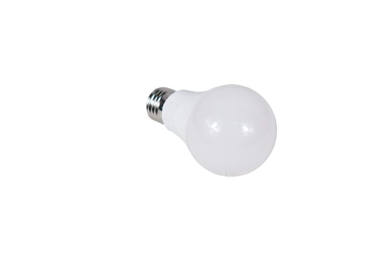Kit 3 piezas bombillo smart A19 RGB WiFi Tecnolite, vista lateral de un solo bombillo blanco con base metálica