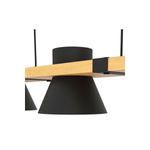 Lámpara colgante Maccles 3L E27 negro/madera Eglo, primer plano del detalle de la base de madera y pantalla negra