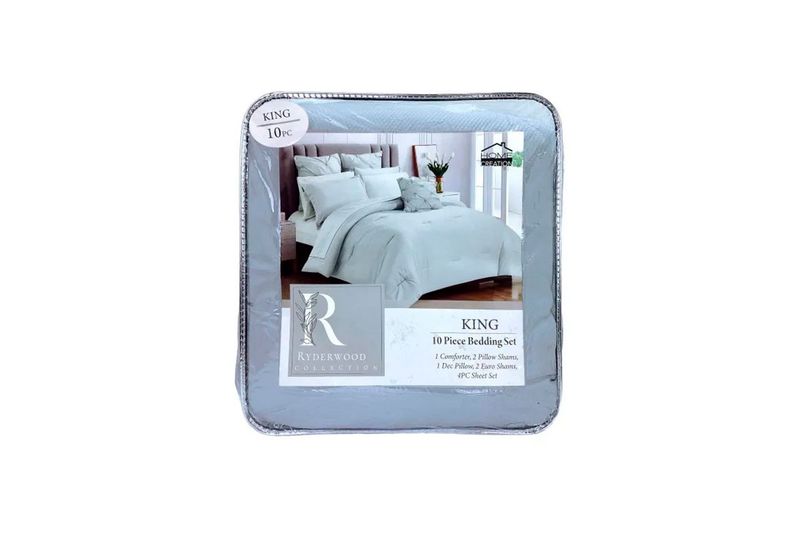Set de edredón y sábana King 10 piezas gris claro Ryderwood, empaque plástico con foto del set armado en la cama