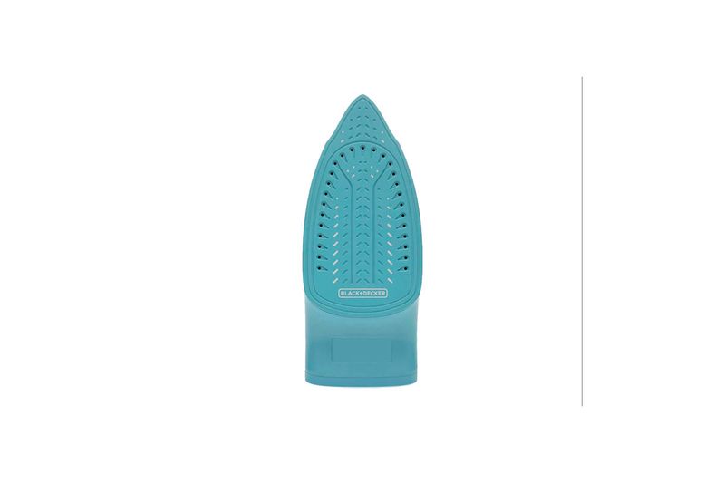 Plancha a vapor suela antiadherente celeste TrueGlide Black+Decker, vista inferior de la suela con orificios de vapor