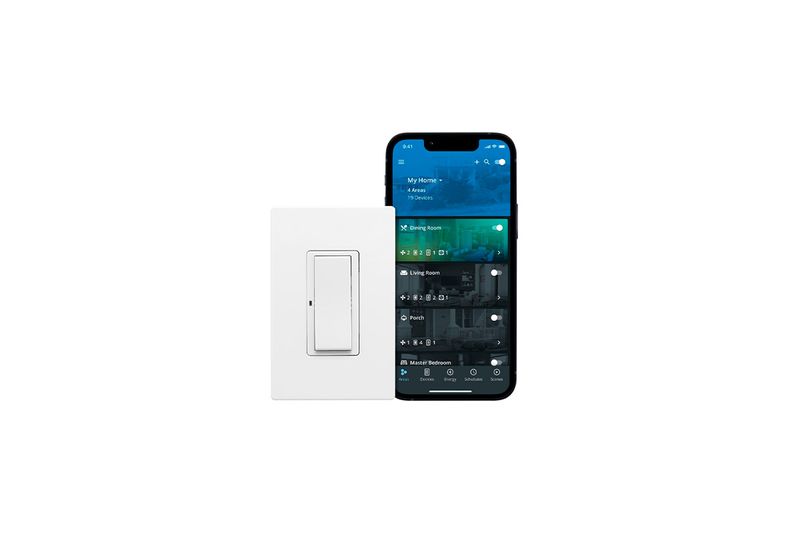 Interruptor Decora residencial Wi-Fi 120 V 15 amp blanco Eaton, junto a un teléfono inteligente con la aplicación de control