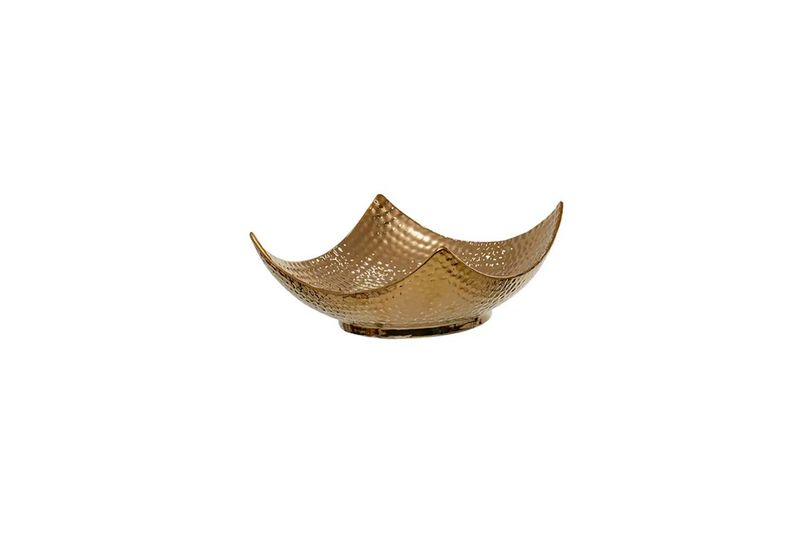 Centro de mesa decorativo 23x23x9.5 cm Concepts, vista frontal del recipiente dorado con textura martillada y bordes curvos