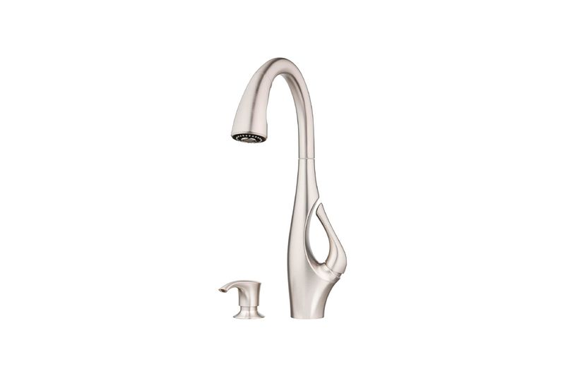Llave para pantry monomando de palanca extraíble con dispensador Indira satín Pfister, vista frontal del grifo y dispensador