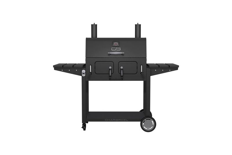 Barbacoa de carbón con ruedas Deluxe C-Line 870 negro Char-Broil, vista frontal completa con mesas laterales y ruedas