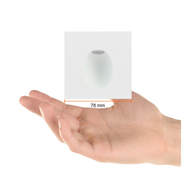 Luminaria de pared luz de cortesía Cynara 3000K 125lm blanco Tecnolite, sostenida en una mano con medida de 78 mm