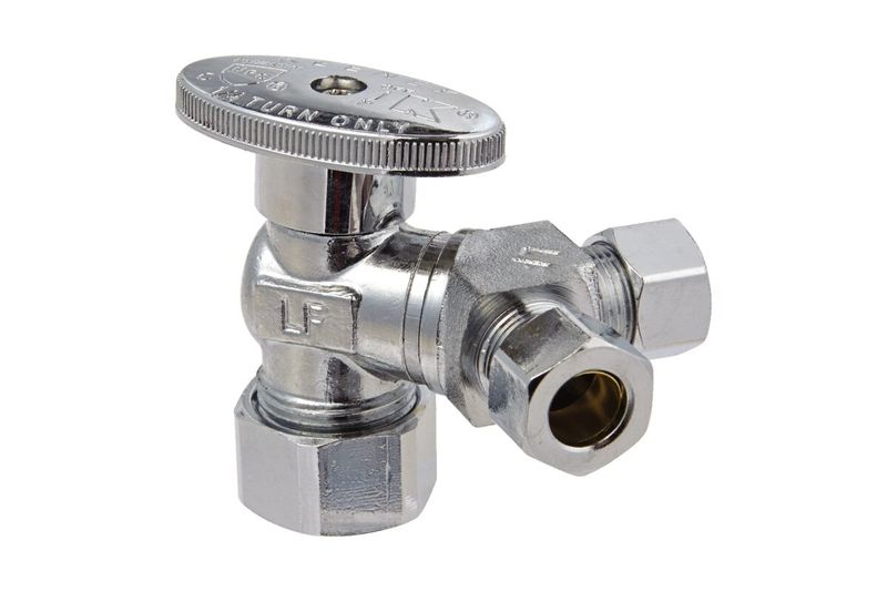 Llave de ángulo Ace 5/8" x 3/8" x 3/8" tres vías, vista frontal del cuerpo metálico con acabado cromado