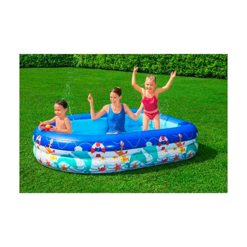 Piscina inflable para niños con techo 2.13 x 1.55 x 1.32 m Bestway, vista de uso con niños y adulta jugando en el césped