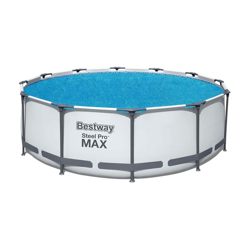 Cobertor para piscina 3.66 m Bestway, colocado sobre una piscina Steel Pro MAX blanca con el cobertor azul extendido