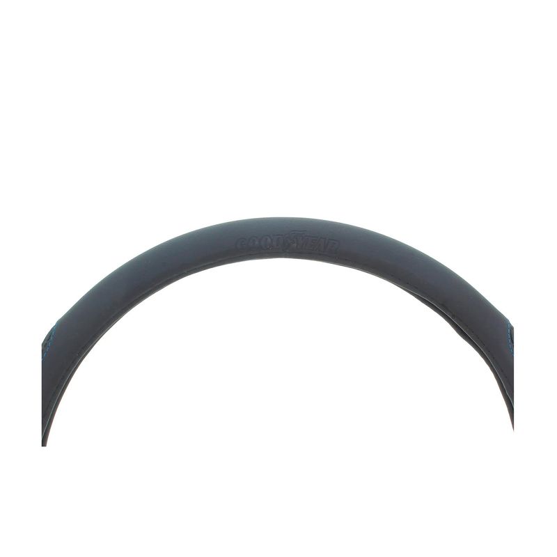 Forro de volante 45 cm XL camión Goodyear, detalle del logo grabado en la parte superior y costuras azules laterales