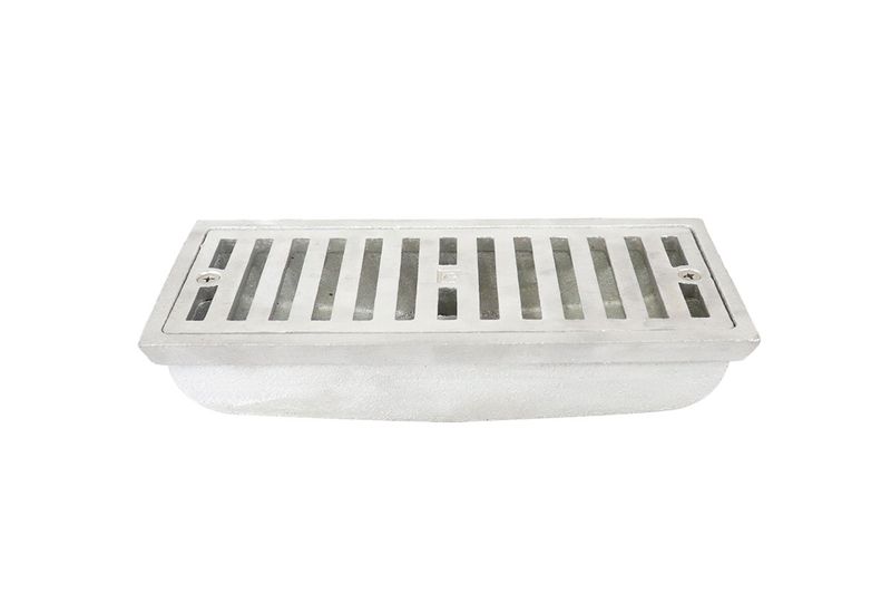Coladera rectangular antideslizante Carmiol 2 pulgadas 130x305 mm aluminio, vista frontal con rejilla y tornillos