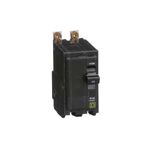 Breaker atornillable 2P 120-240V Square D de 30 amp, vista frontal del interruptor negro con terminales superiores