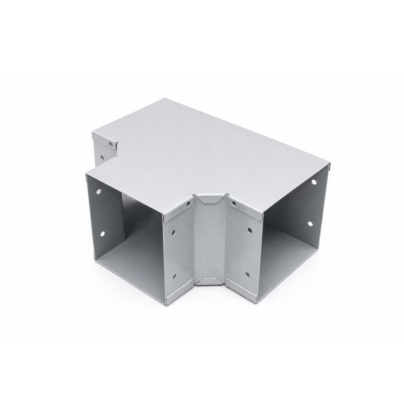 Tee horizontal para ducto metálico 6x6x90 Sylvania, vista en perspectiva del accesorio galvanizado en forma de T