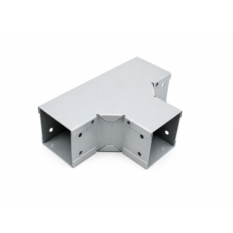Tee horizontal para ducto metálico 3x3x90 Sylvania, vista en perspectiva de la pieza metálica en forma de T