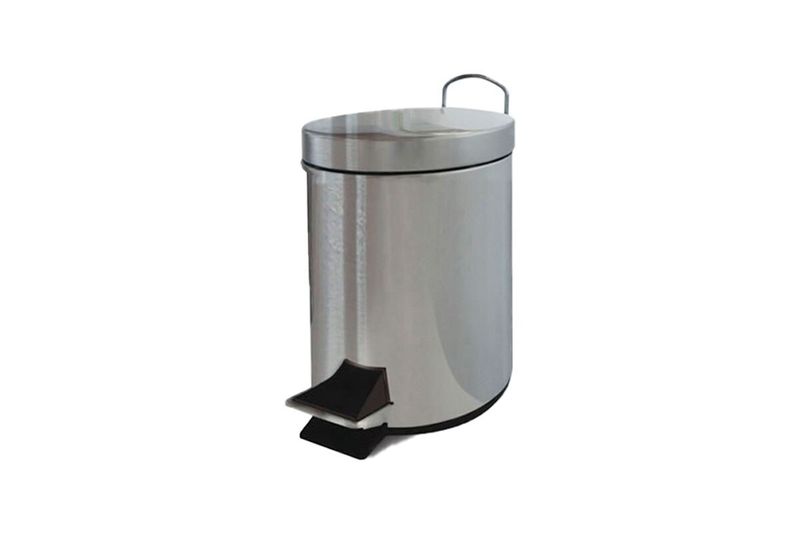 Basurero de pedal 5 l acero inox Jofel, vista lateral con tapa cerrada y pedal negro en la base