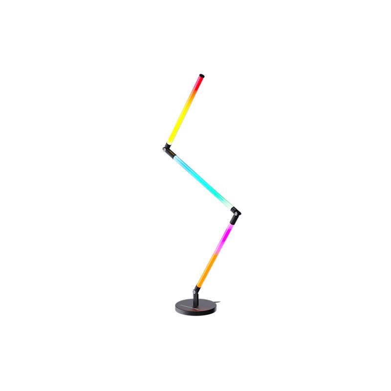 Lámpara flexible Smart para mesa gamer Primus, vista lateral con iluminación LED multicolor en degradado