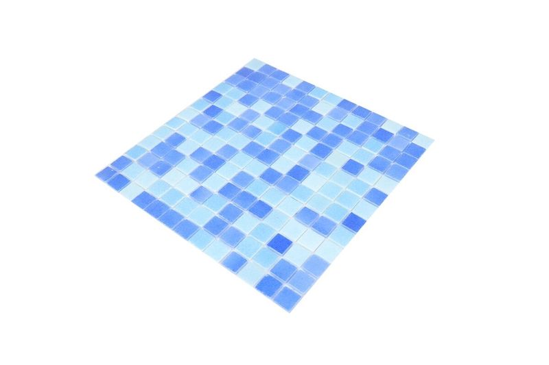 Vítreo 33x33 combinado Caribe Togama, malla de mosaicos cuadrados en diversos tonos de azul vista desde un ángulo superior