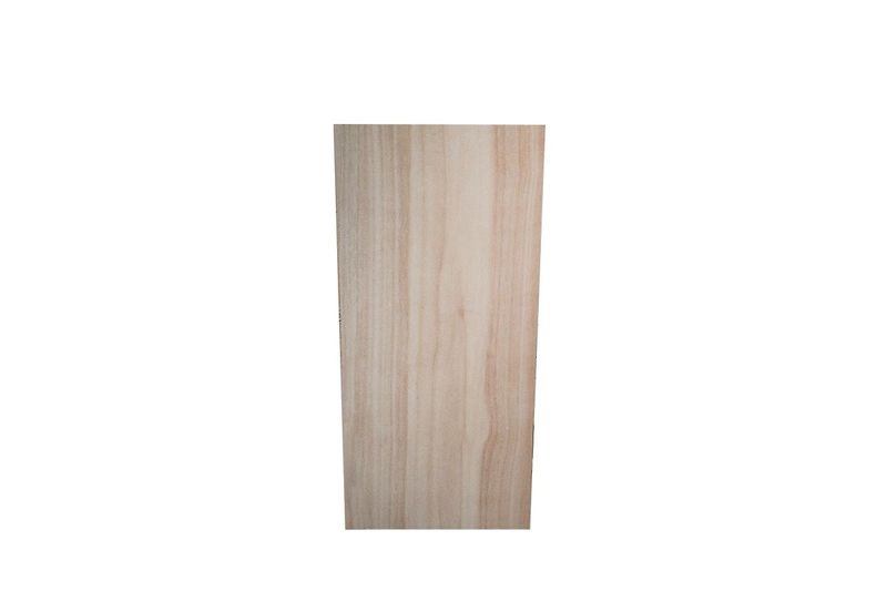 Porcelanato 23 x 120 Bengala camel inout mate madera Stn Cerámica, vista frontal de una sola pieza con vetas naturales