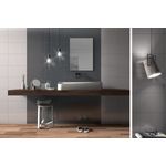 Azulejo Farbe 25 x 40 blanco baño Porcelanite, ambientación de baño con lavamanos blanco y paredes en gris y blanco