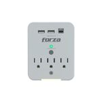 Tomacorriente protector 3 salidas 3 USB 110V Forza, vista frontal en color blanco con puertos USB y luz verde encendida