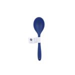 Cuchara silicone colores sólidos Core Kitchen, de color azul con etiqueta blanca de cartón en el mango