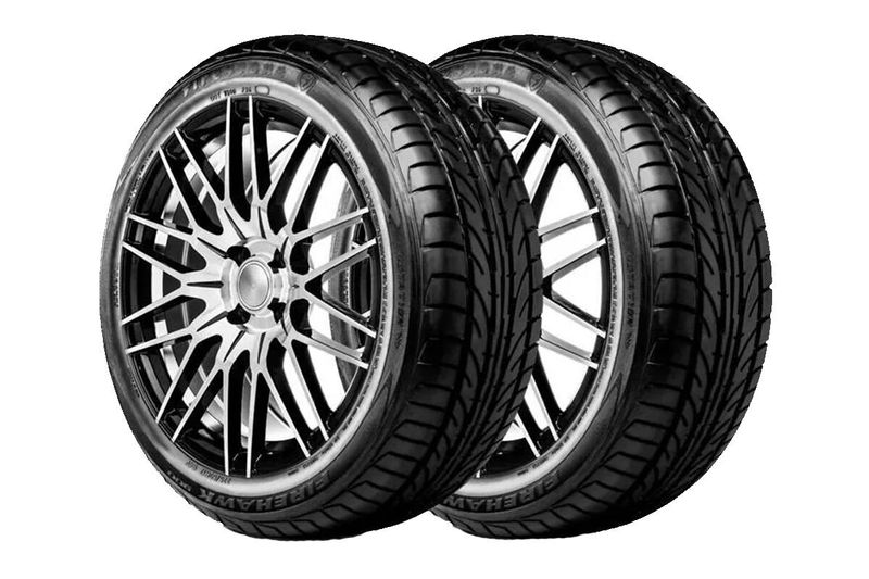 Llanta 195/50 R15 Firehawk 900 Firestone, par de neumáticos montados en rines deportivos plateados y negros