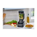 Licuadora 2 l 10 velocidades 1500 W Power XL, en cocina con ingredientes y plato de comida preparada al lado