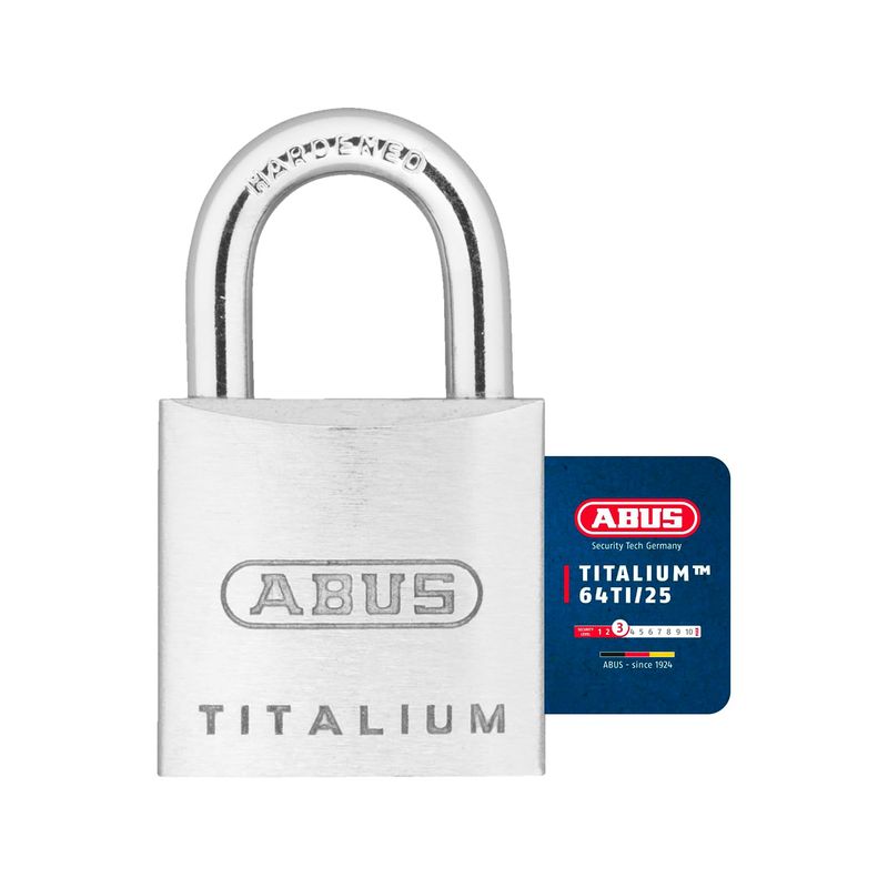 Candado aluminio Titalium 25 mm Abus, vista frontal con etiqueta informativa azul a un costado